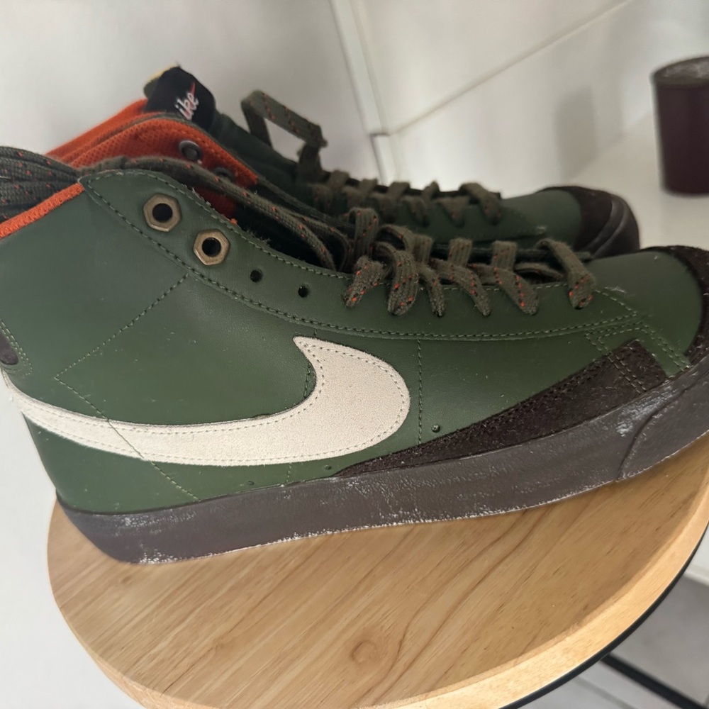 Nike Green and White Retro High-Top Sneakers